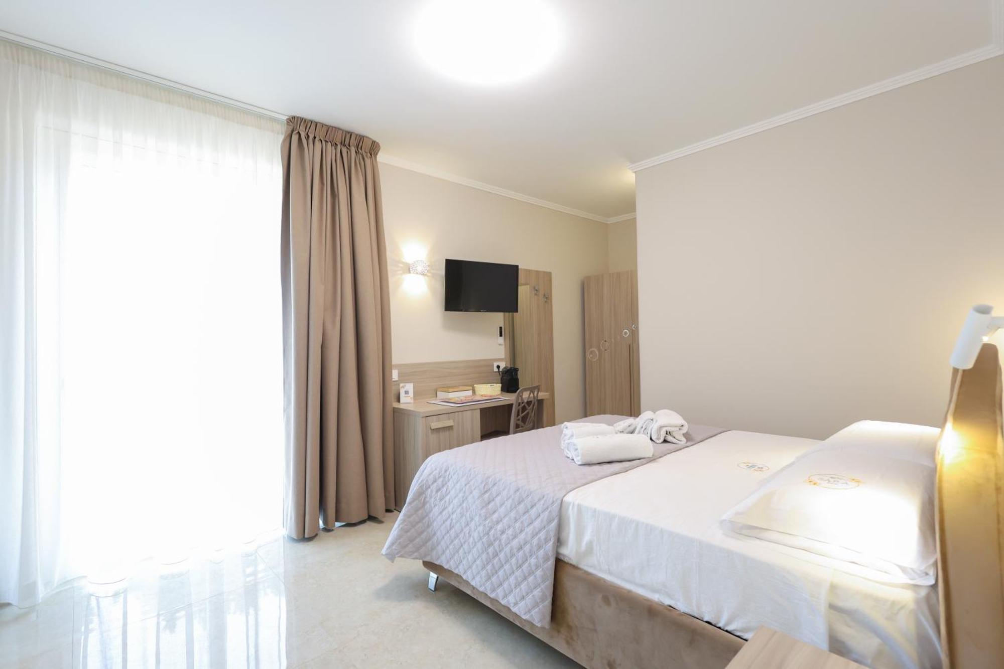 Sara B&B Accommodation Санта-Доменіка Екстер'єр фото